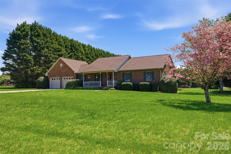 112 Mobeal Ln, Statesville, NC 28625