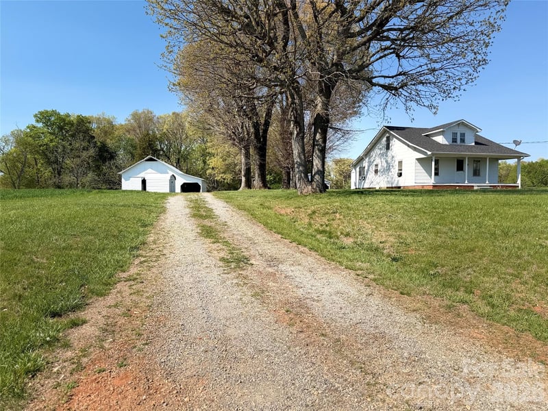 2109 Union Grove Church Rd, Yadkinville, NC 27055