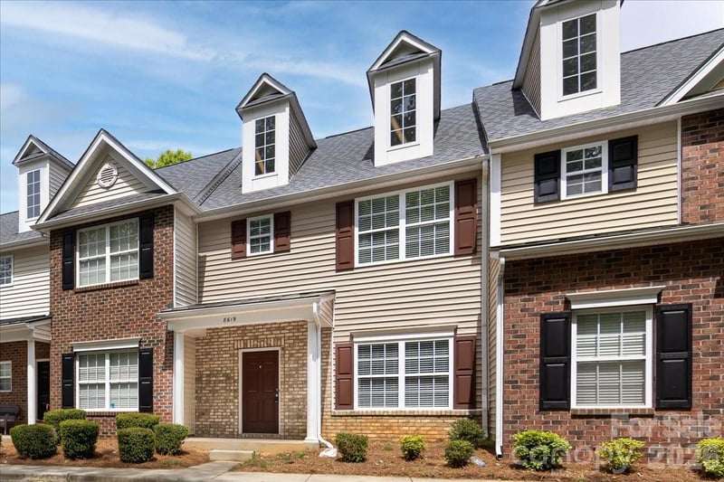 8619 Wandering Creek Way, Charlotte, NC 28227