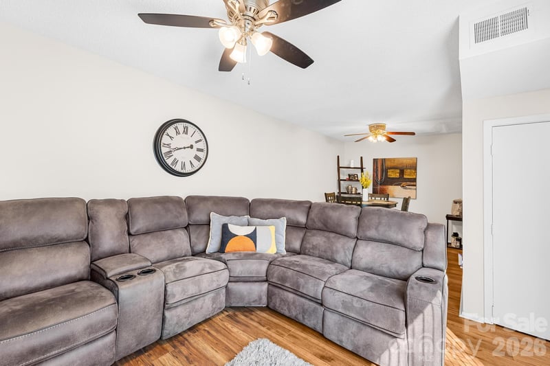 7407 Mystic Ln, Charlotte, NC 28227