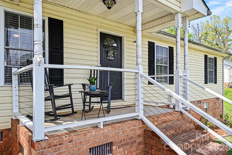 353 Woodlawn Ave, Mount Holly, NC 28120