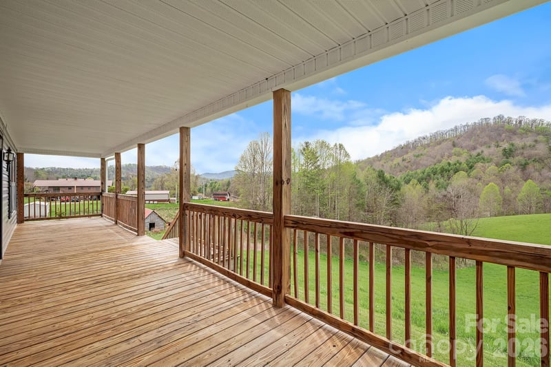 273 Green Acres Ln, Marshall, NC 28753
