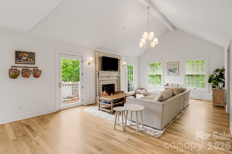 92 Rose Hill Rd, Asheville, NC 28803