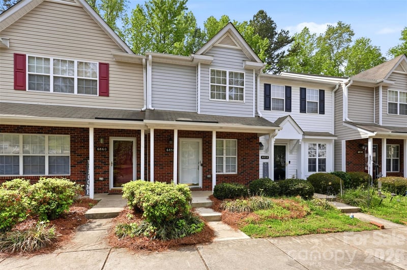 6856 Cypress Tree Ln, Charlotte, NC 28215