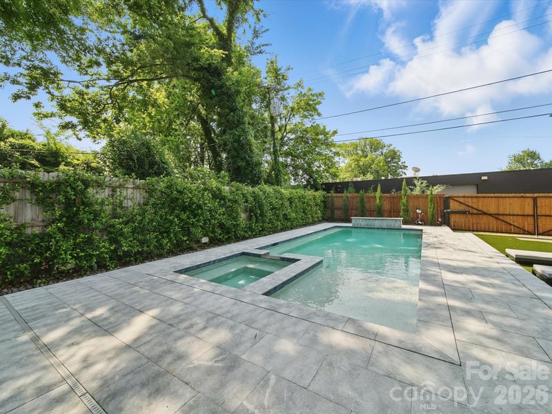 708 Cross Trail Dr, Charlotte, NC 28204