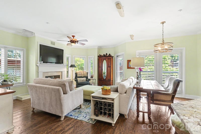 401 Church St #208, Charlotte, NC 28202