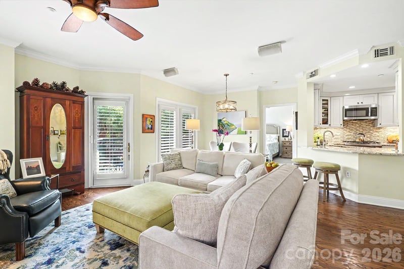 401 Church St #208, Charlotte, NC 28202