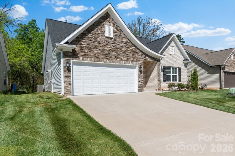 1057 Woodview Ridge Trl, Lewisville, NC 27023