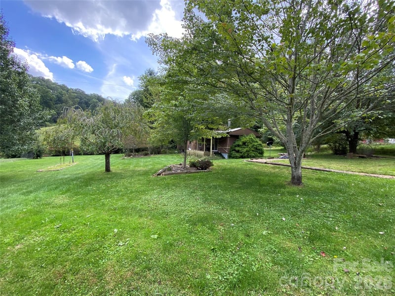 111 Hensley Branch Rd, Burnsville, NC 28714