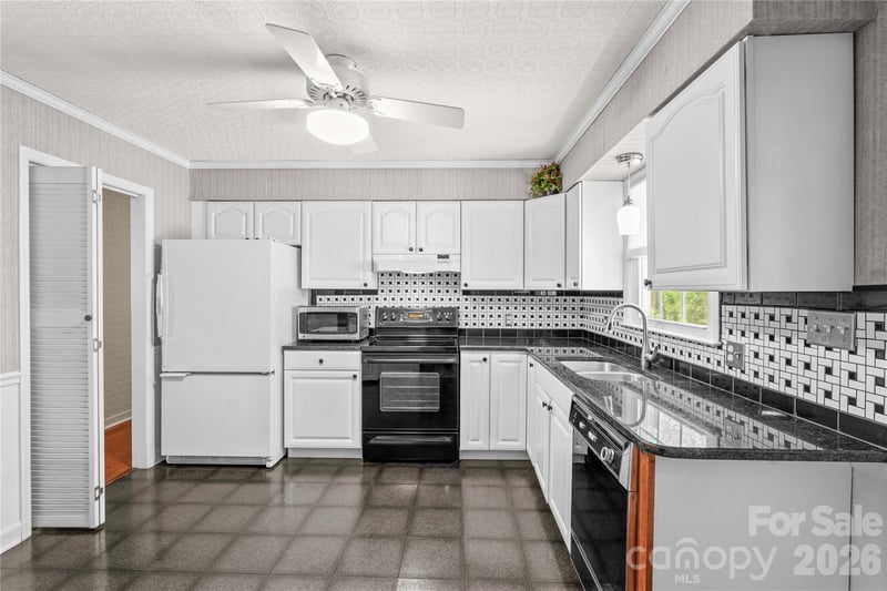 4325 Rosebriar Ln, Winston Salem, NC 27106