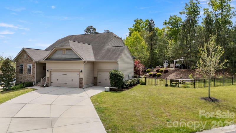 4708 Summerside Dr, Clover, SC 29710