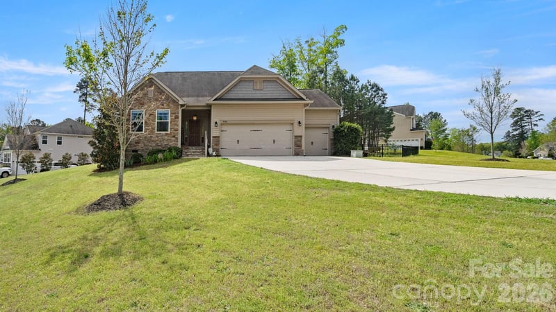 4708 Summerside Dr, Clover, SC 29710