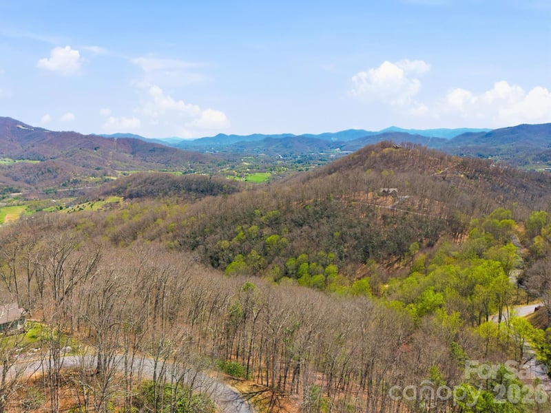 000 Signature Row Blvd #10, Waynesville, NC 28785