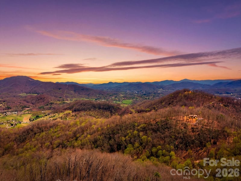 000 Signature Row Blvd #10, Waynesville, NC 28785