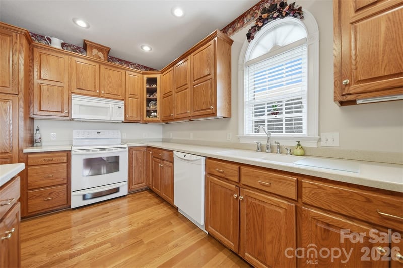416 Huntington Woods St, Lenoir, NC 28645