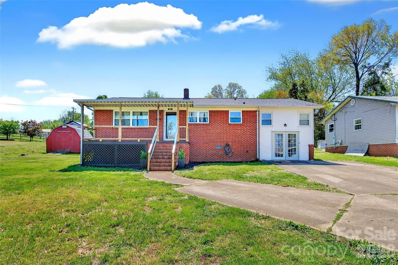 85 Bostic St, Marion, NC 28752