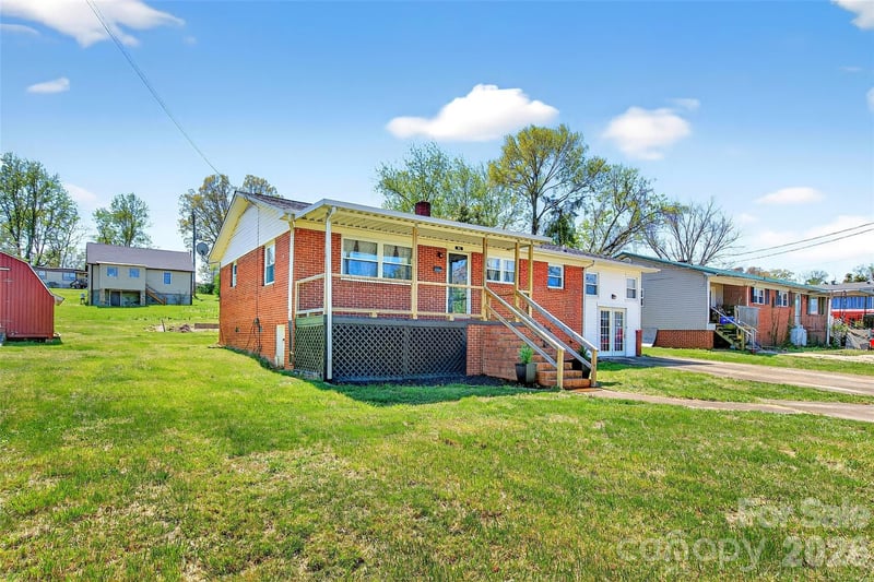 85 Bostic St, Marion, NC 28752