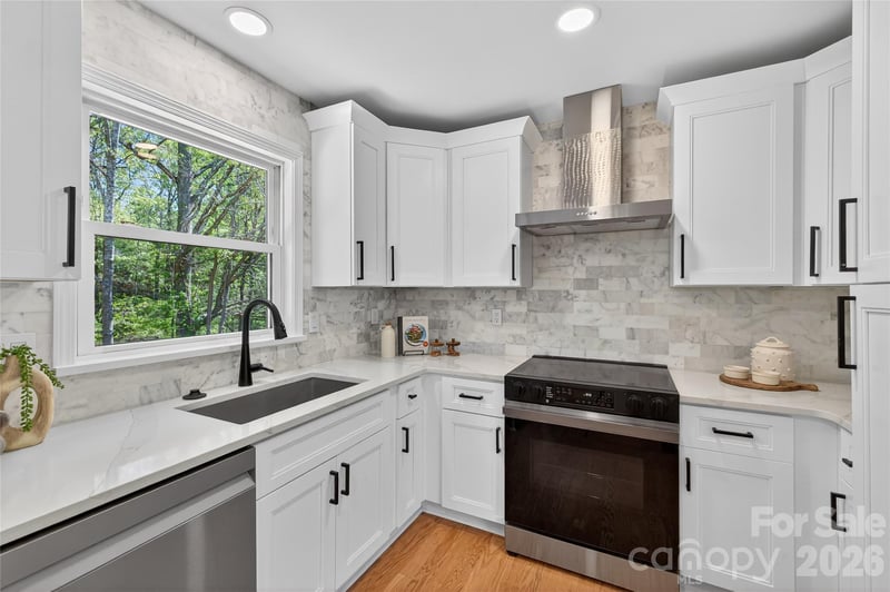 300 Dollar Cir, Charlotte, NC 28270