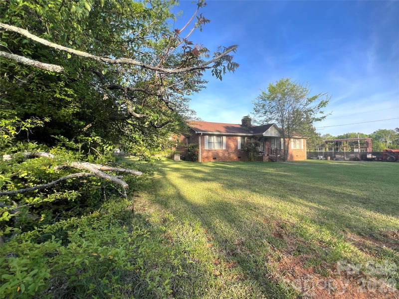 1765 Nc 16 Hw, Stanley, NC 28164