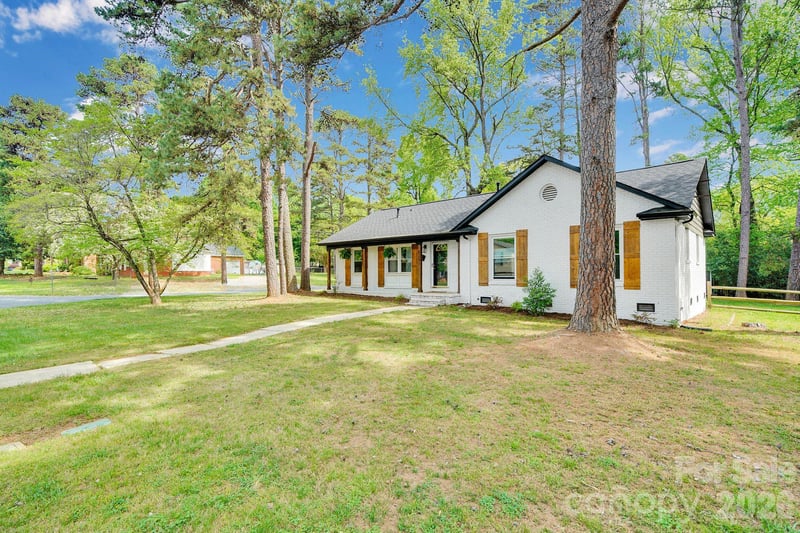 5201 Amity Pl, Charlotte, NC 28212