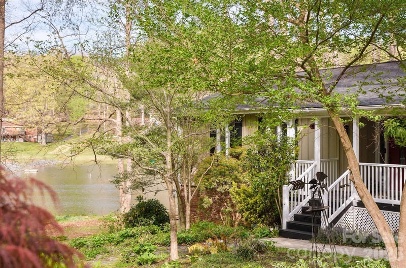 2141 Walker Rd, Winston Salem, NC 27106