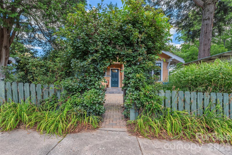 302 Hillside St, Asheville, NC 28801