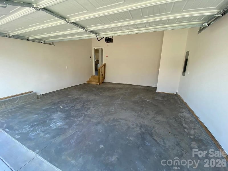 196 Marathon Ln, Candler, NC 28715