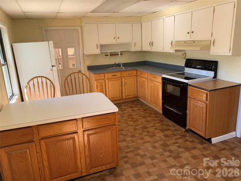 465 Bee Tree Rd, Swannanoa, NC 28778