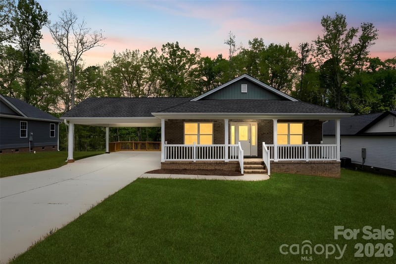 110 Iowa Ave, Bessemer City, NC 28016