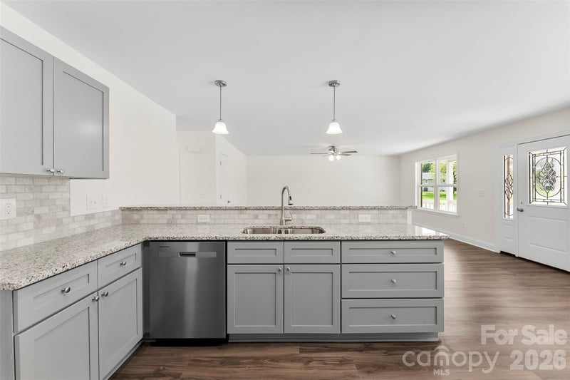 110 Iowa Ave, Bessemer City, NC 28016