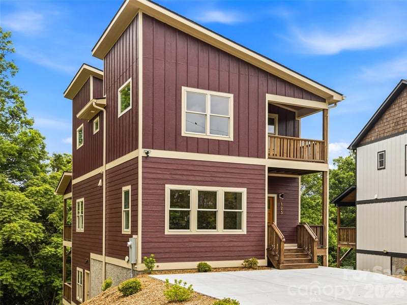 123 Third St, Asheville, NC 28803