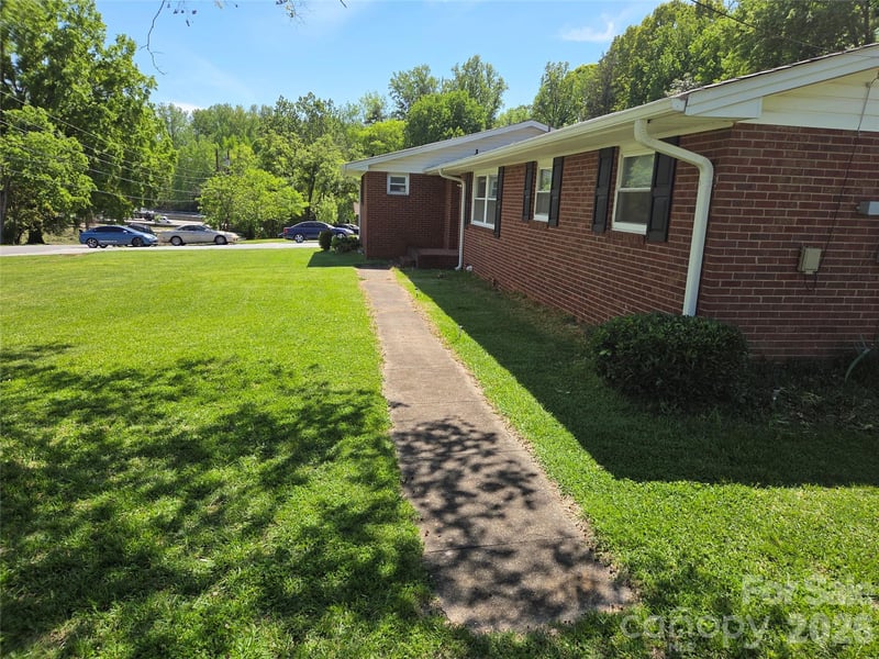 7222 Melody Ln, Charlotte, NC 28214