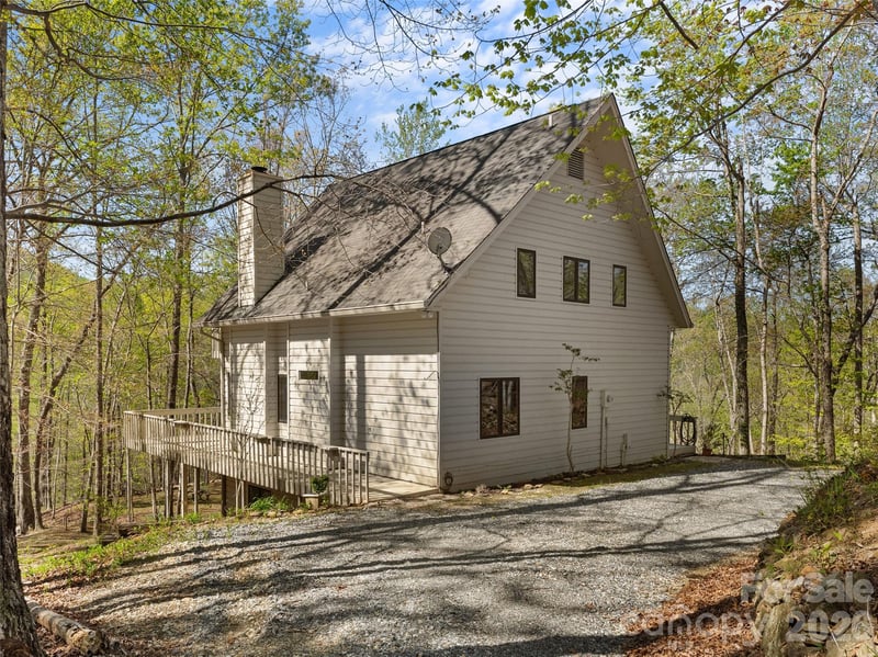 43 Hungryneck Hollow Ln, Saluda, NC 28773