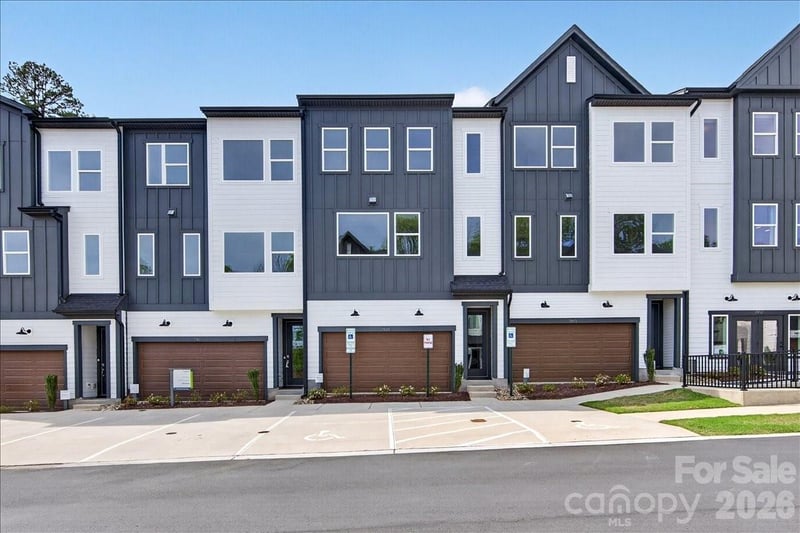 7929 Cedarsmith Ct, Charlotte, NC 28217