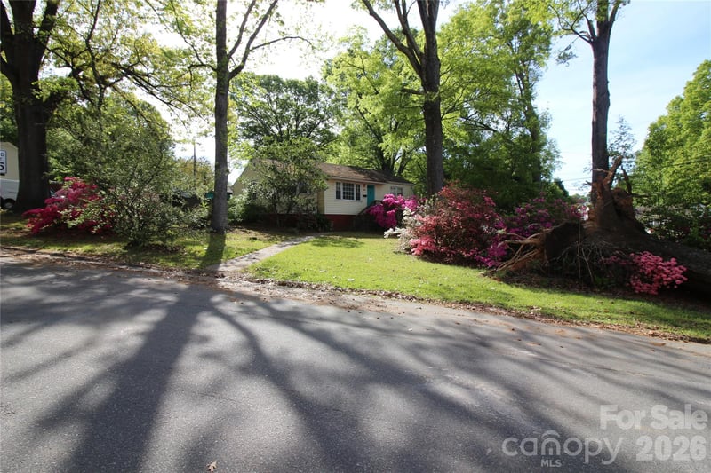 3300 Maywood Dr, Charlotte, NC 28205
