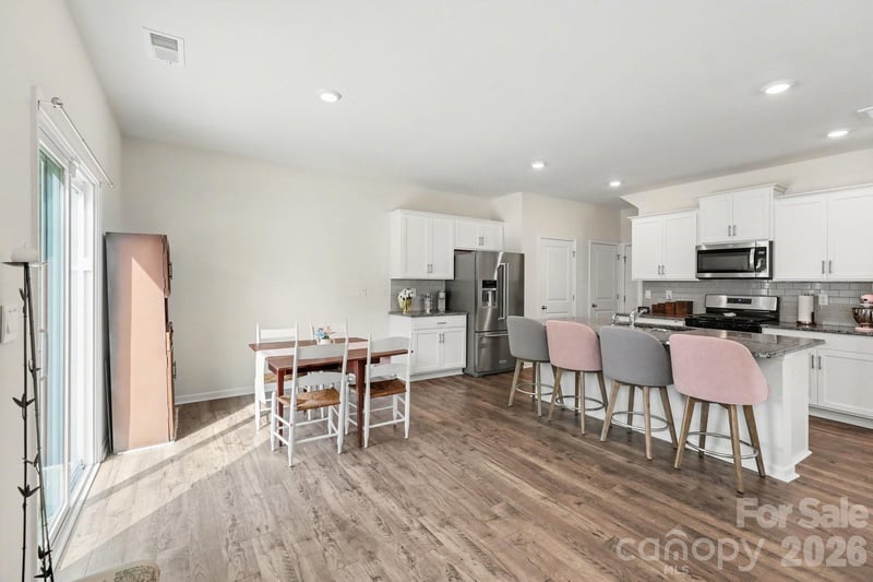 8133 Clairwood Dr, Charlotte, NC 28269