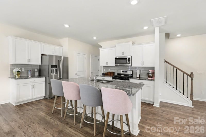 8133 Clairwood Dr, Charlotte, NC 28269