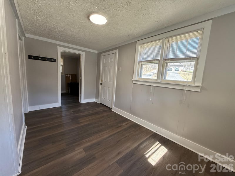 40 Little Knob Rd, Asheville, NC 28803