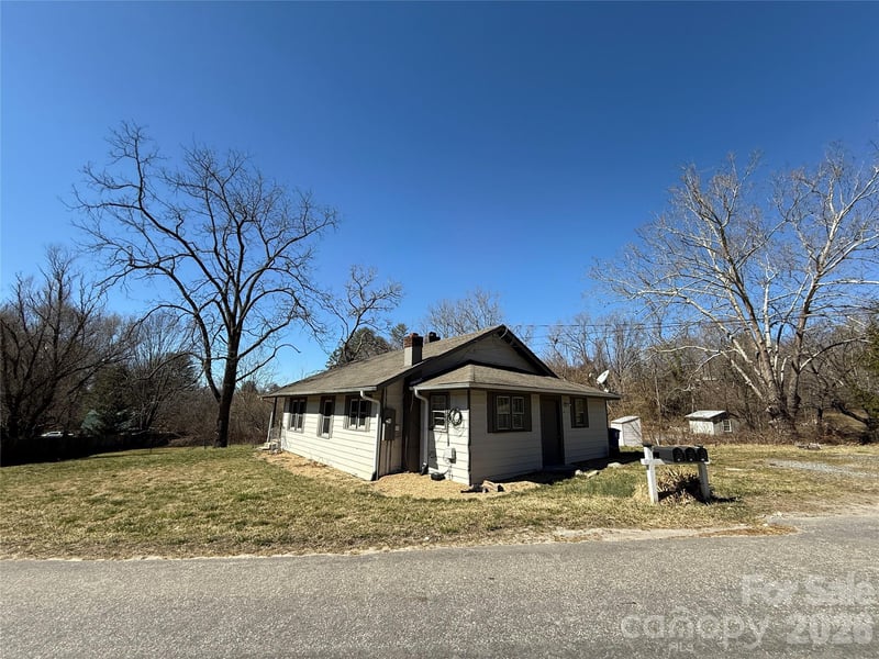 40 Little Knob Rd, Asheville, NC 28803