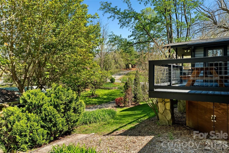 19 Timbers Edge Ln, Fairview, NC 28730