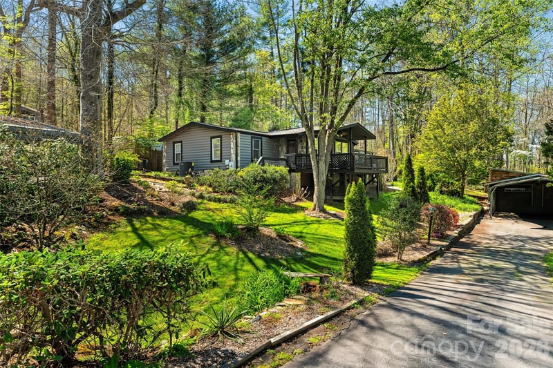 19 Timbers Edge Ln, Fairview, NC 28730
