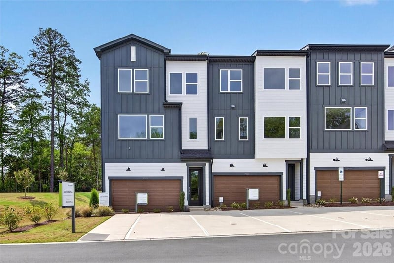 7921 Cedarsmith Ct, Charlotte, NC 28217