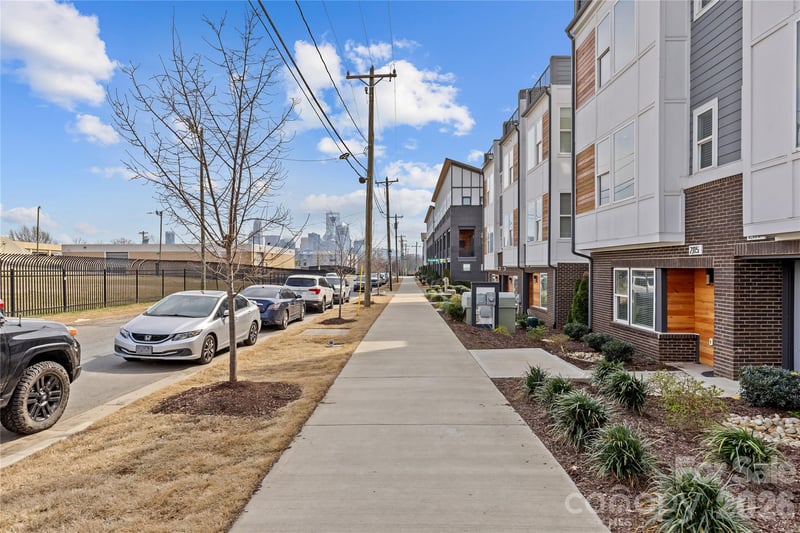 2115 Isom St, Charlotte, NC 28208