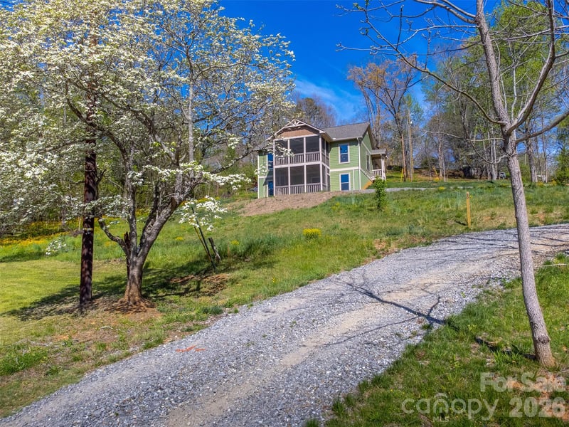 50 Sheriff Dr, Waynesville, NC 28786
