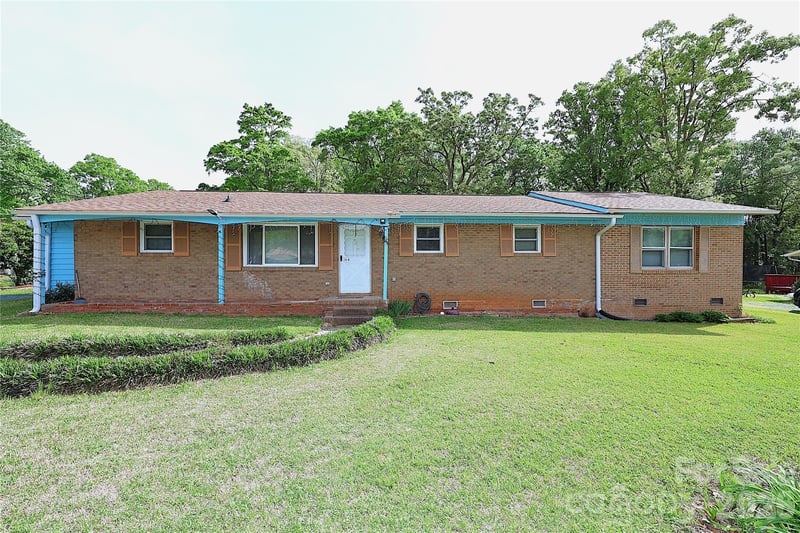 104 Pinetree Dr, Matthews, NC 28104