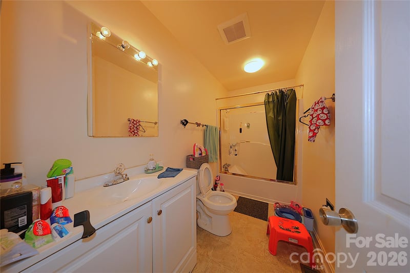 104 Pinetree Dr, Matthews, NC 28104