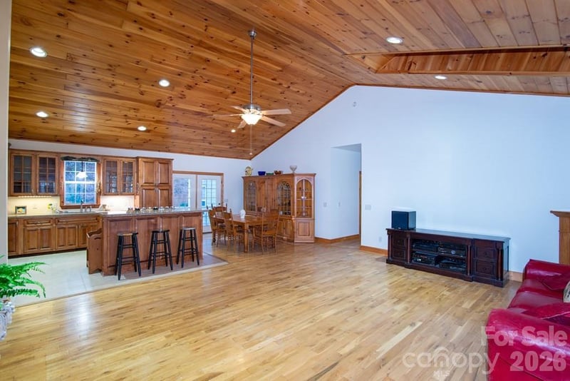 241 Crocus Ln, Sylva, NC 28779