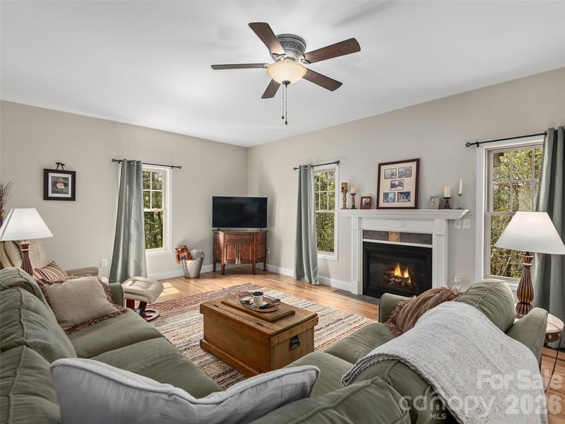 26 Lancaster Ln, Weaverville, NC 28787