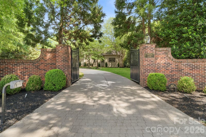 8600 Fairview Rd, Charlotte, NC 28226