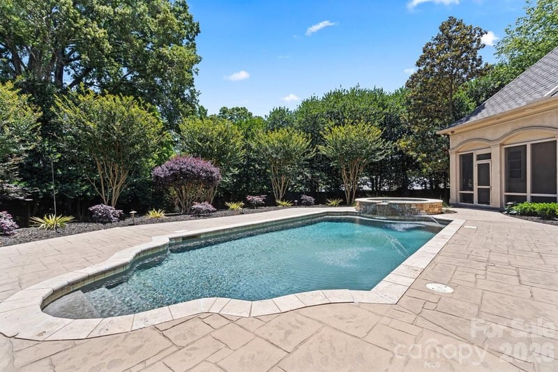 8600 Fairview Rd, Charlotte, NC 28226